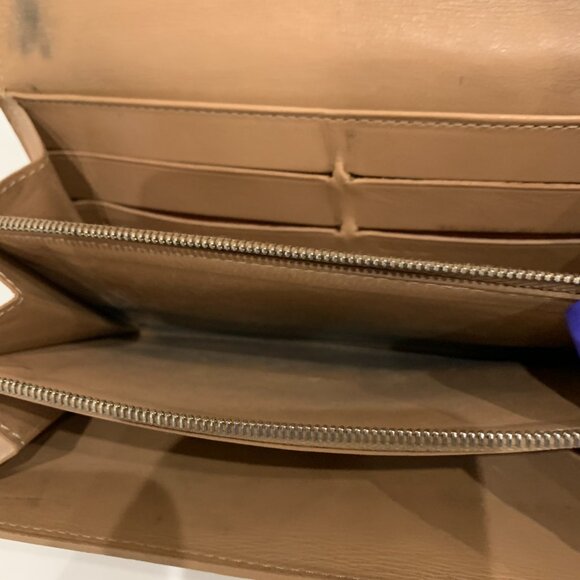 Louis Vuitton Beige Vernis Sara Wallet (used, some peeling) - Picture 10 of 16